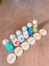 Load image into Gallery viewer, Feelings, Emotions Peg Doll Set Spanish/English - GMD Boutique
